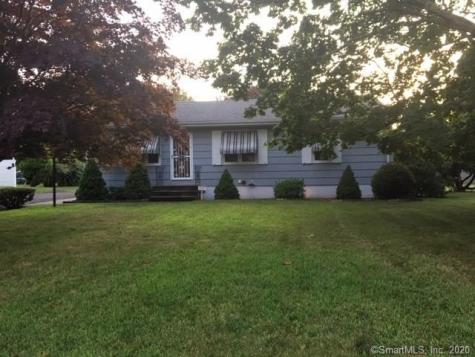 8 Maturo Drive East Haven CT 06512