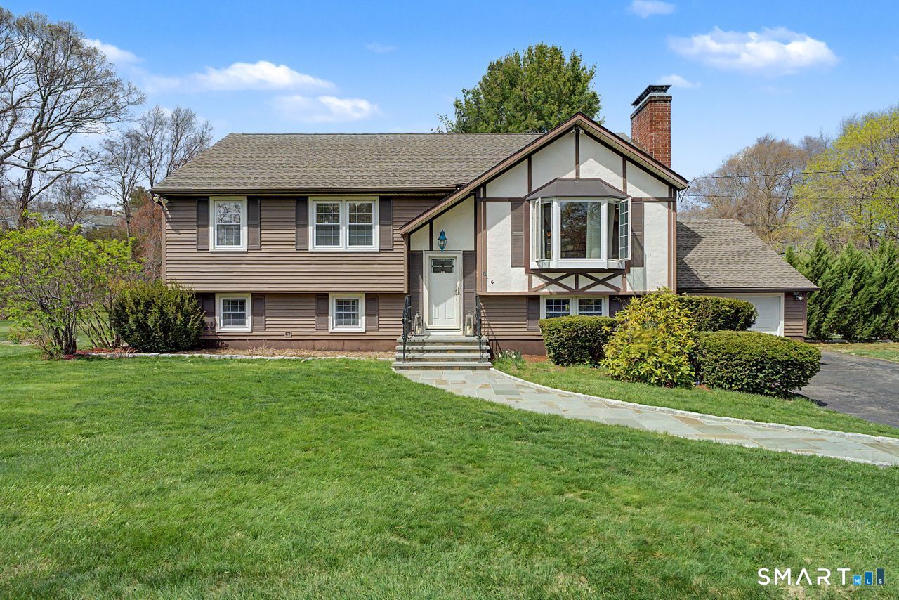 6 Yankee Peddler Path Madison CT 06443