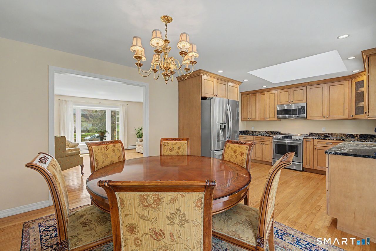 6 Yankee Peddler Path Madison CT 06443