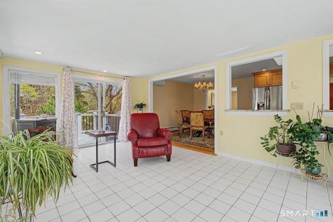 6 Yankee Peddler Path Madison CT 06443