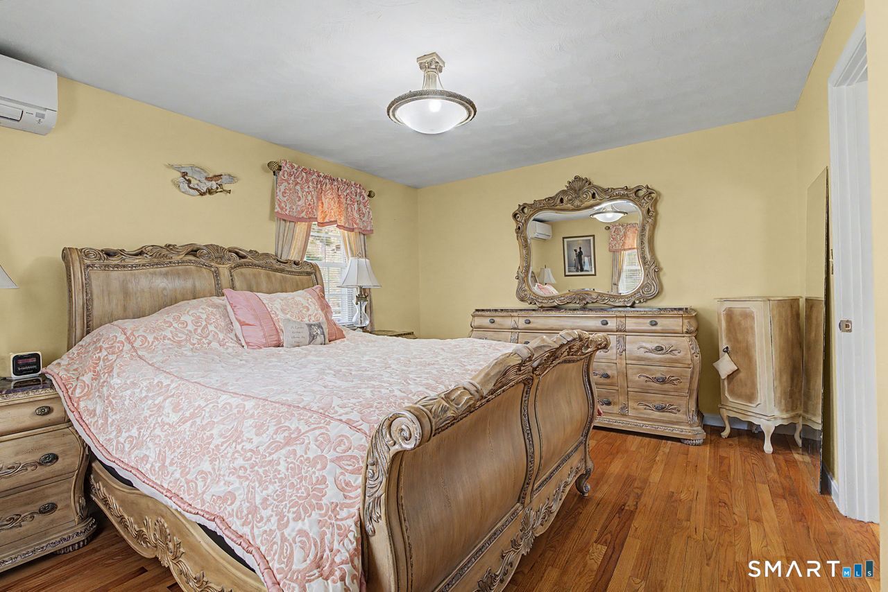 6 Yankee Peddler Path Madison CT 06443