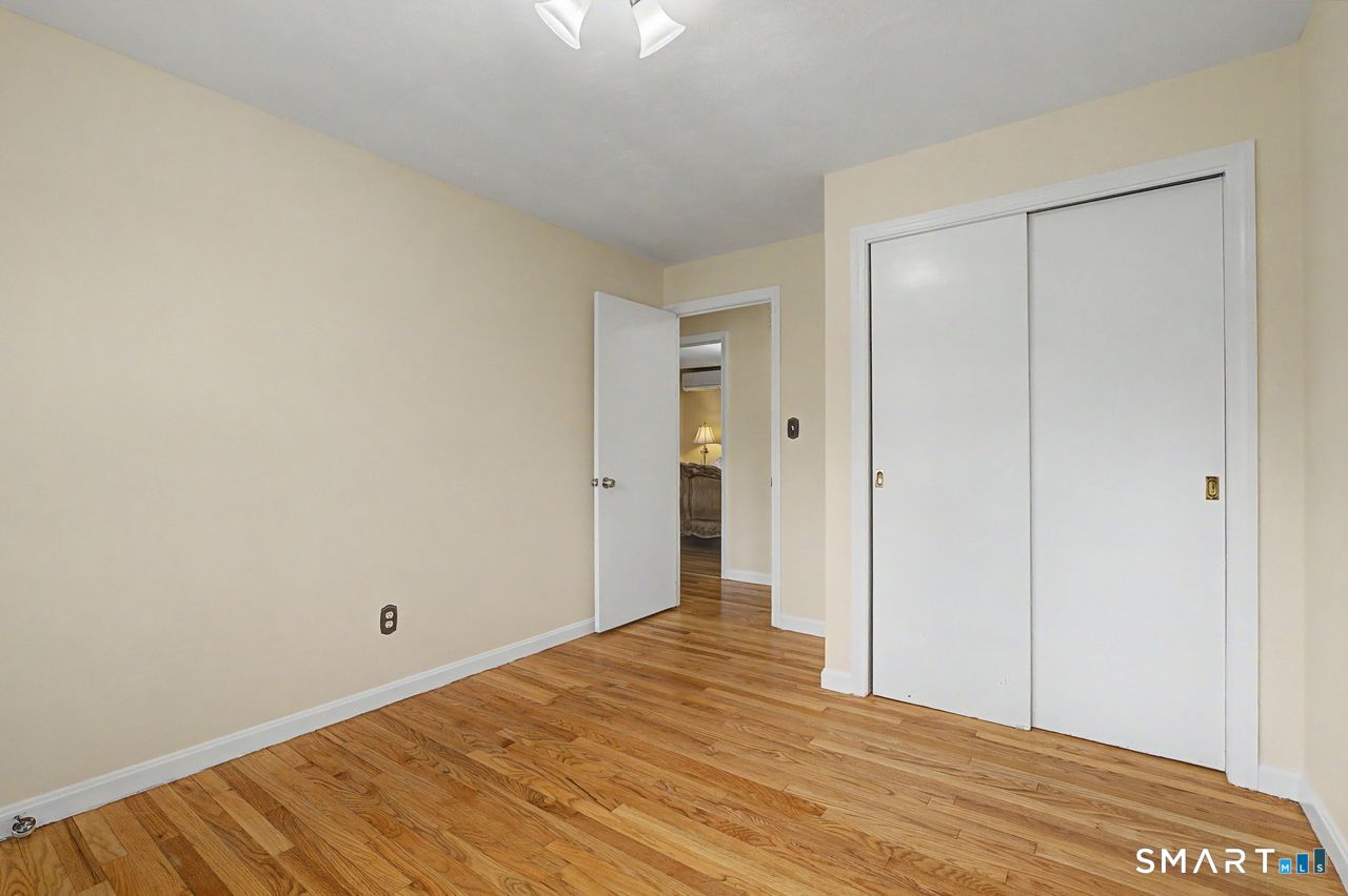 6 Yankee Peddler Path Madison CT 06443