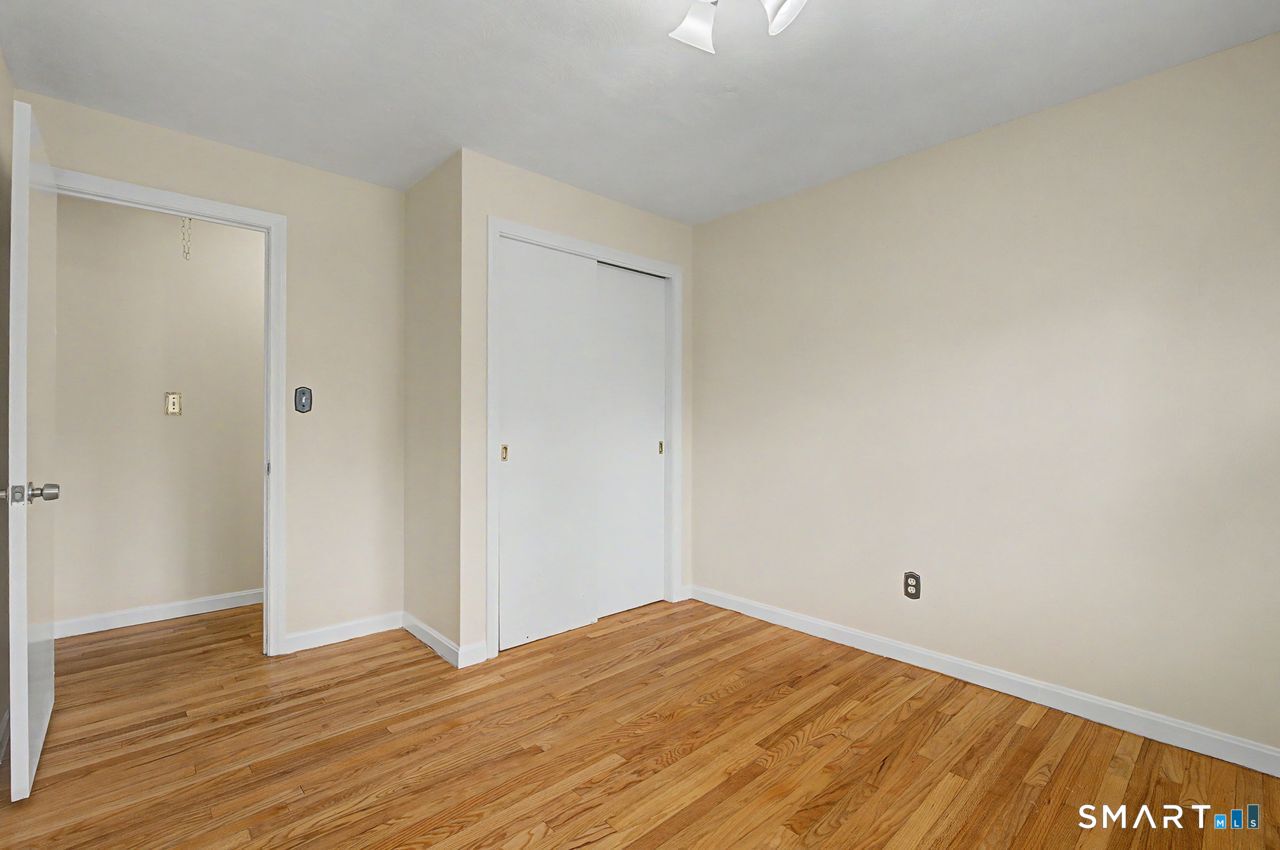 6 Yankee Peddler Path Madison CT 06443