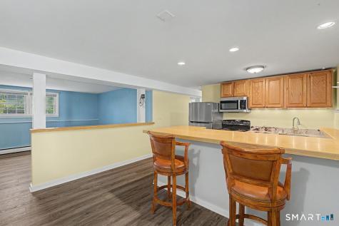 6 Yankee Peddler Path Madison CT 06443