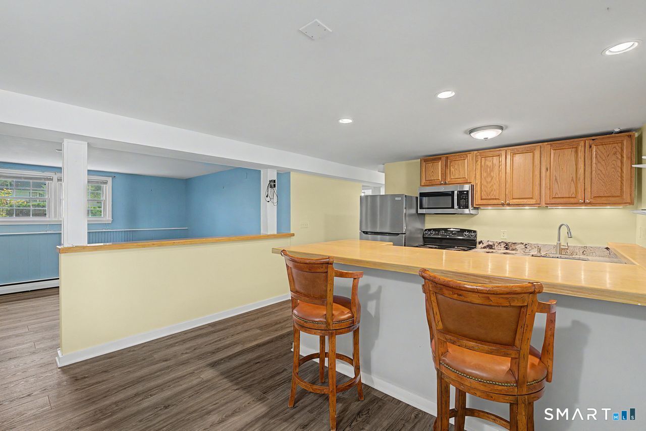 6 Yankee Peddler Path Madison CT 06443