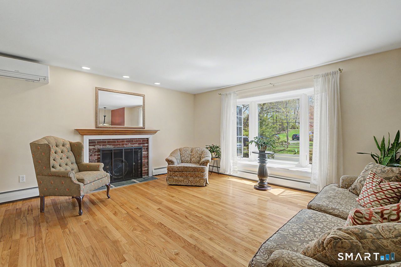 6 Yankee Peddler Path Madison CT 06443