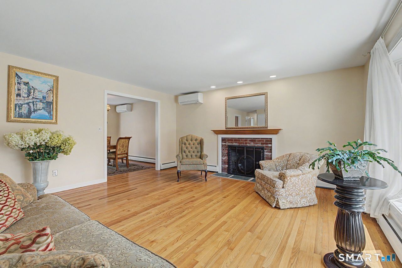 6 Yankee Peddler Path Madison CT 06443