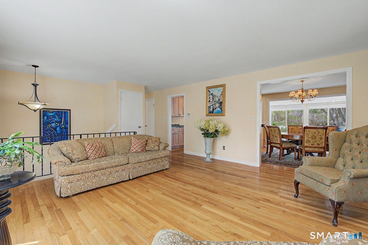 6 Yankee Peddler Path Madison CT 06443