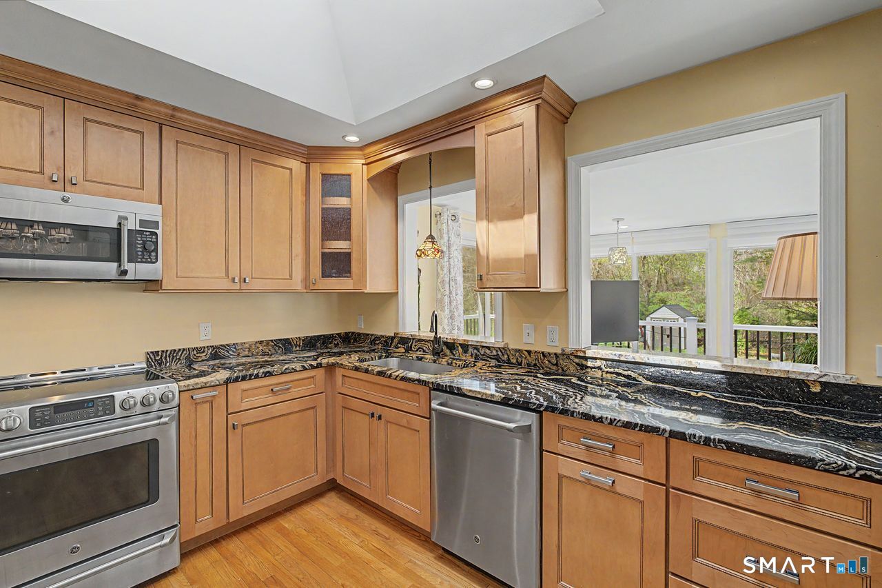6 Yankee Peddler Path Madison CT 06443