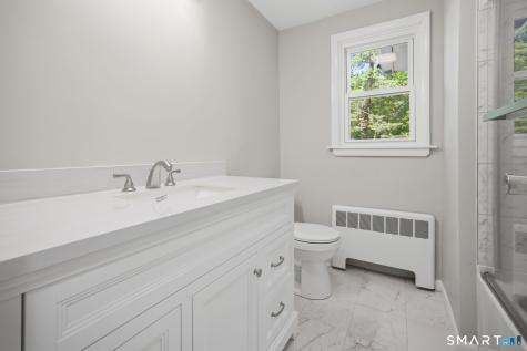 32 Hemlock Lane East Hartford CT 06118