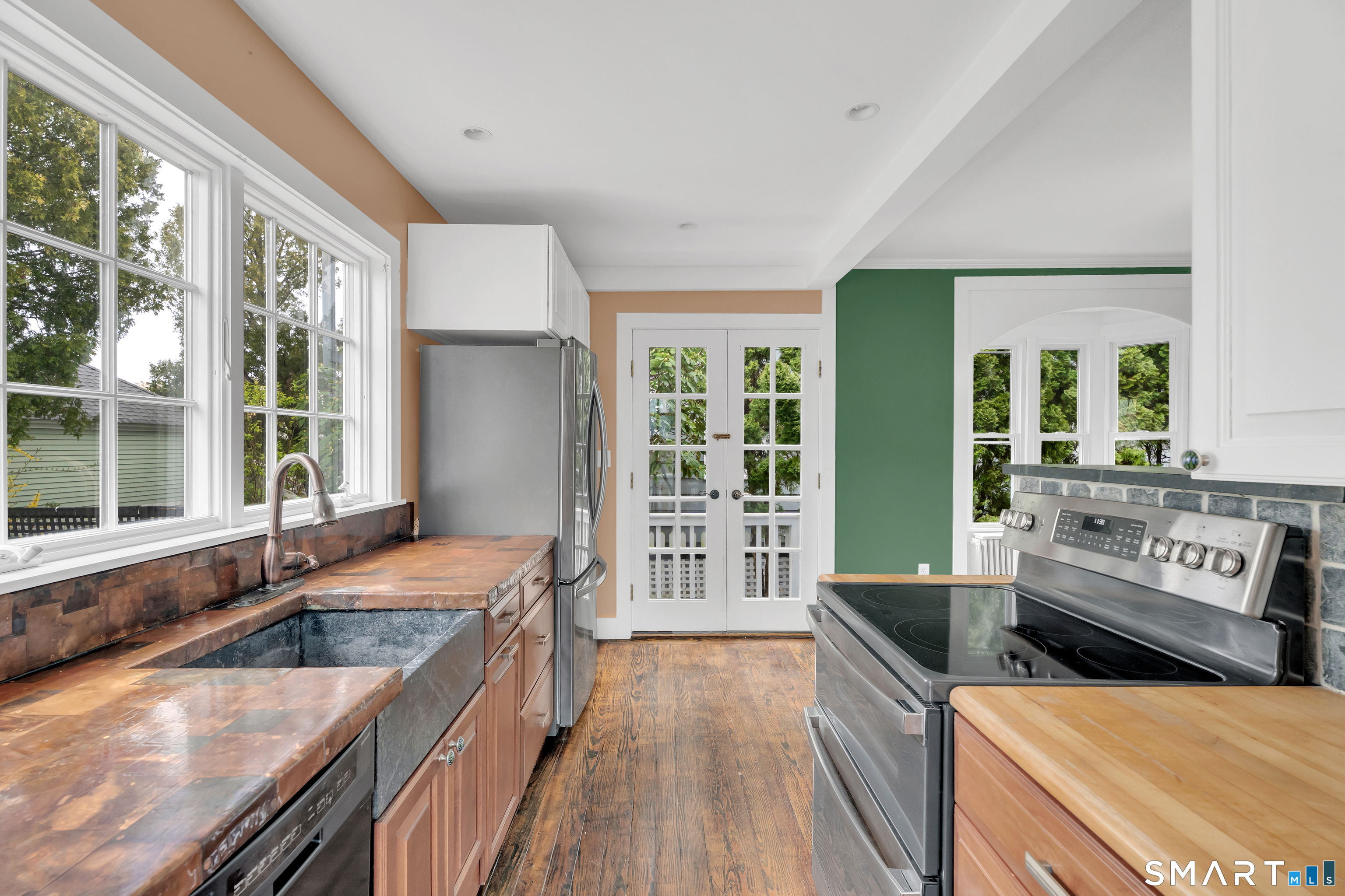 10 Trumbull Street Stonington CT 06378