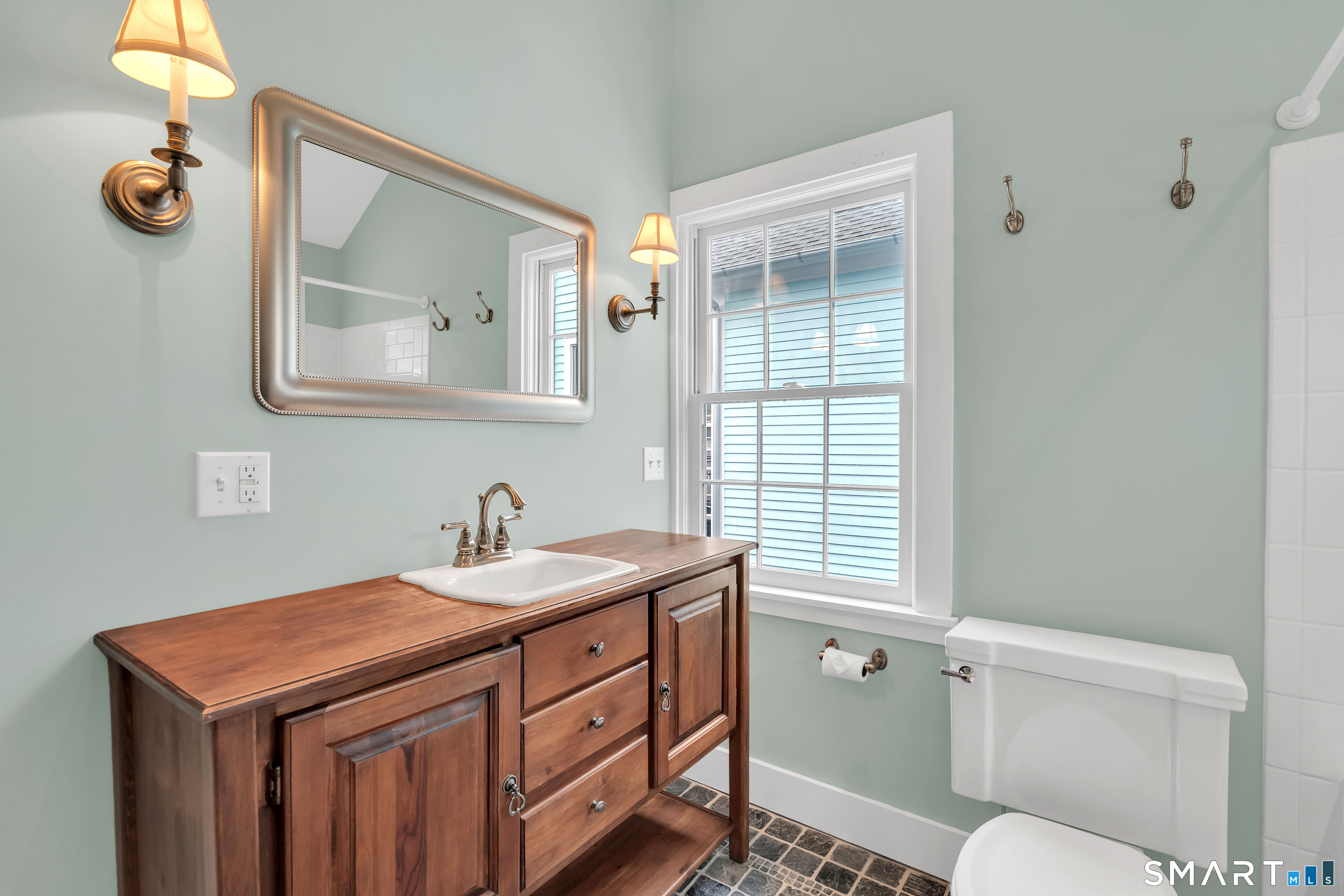 10 Trumbull Street Stonington CT 06378