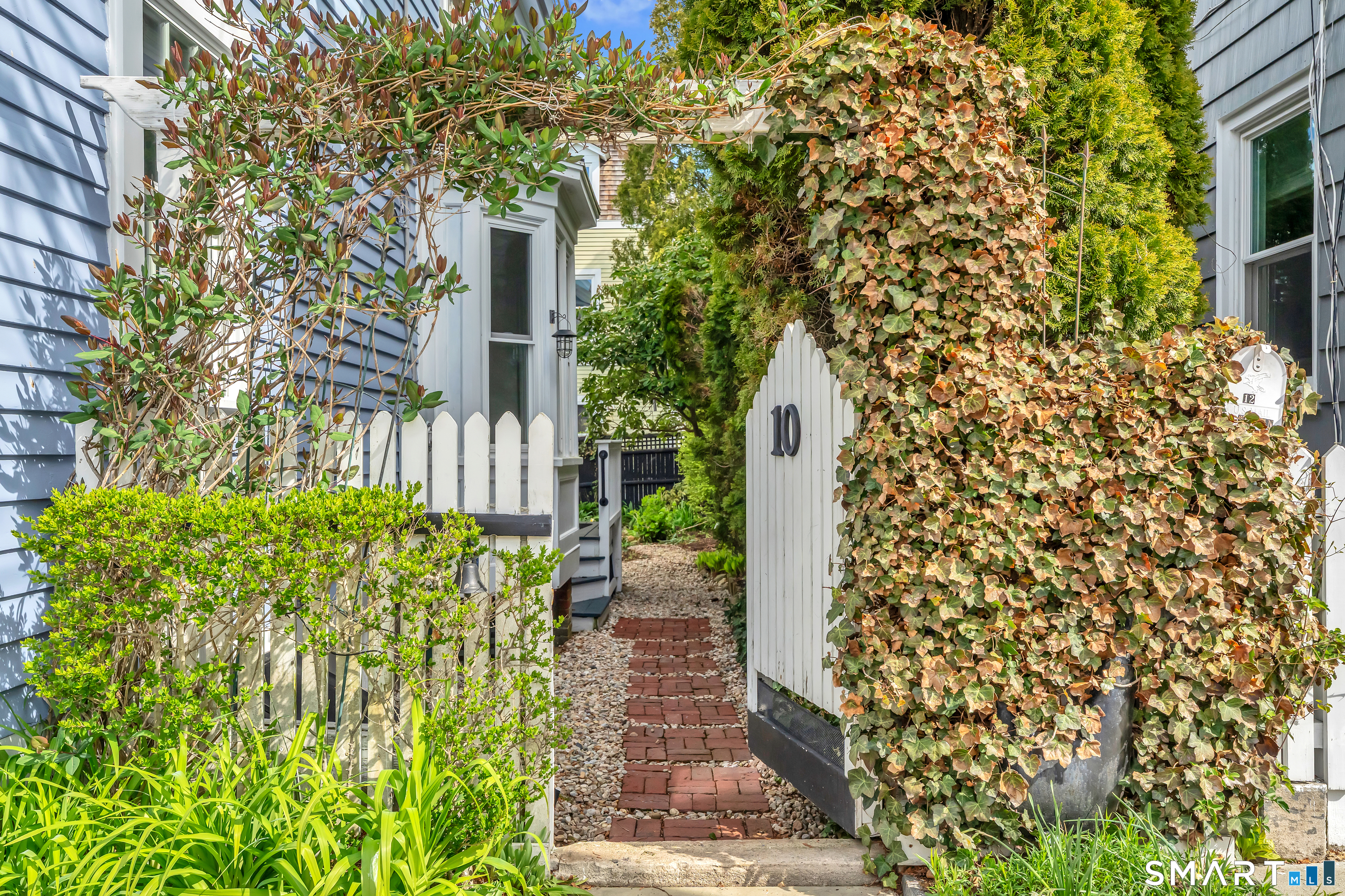 10 Trumbull Street Stonington CT 06378