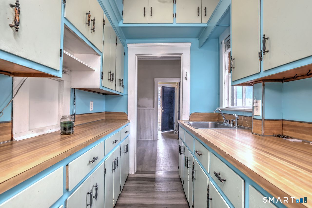 136 Church Street Putnam CT 06260