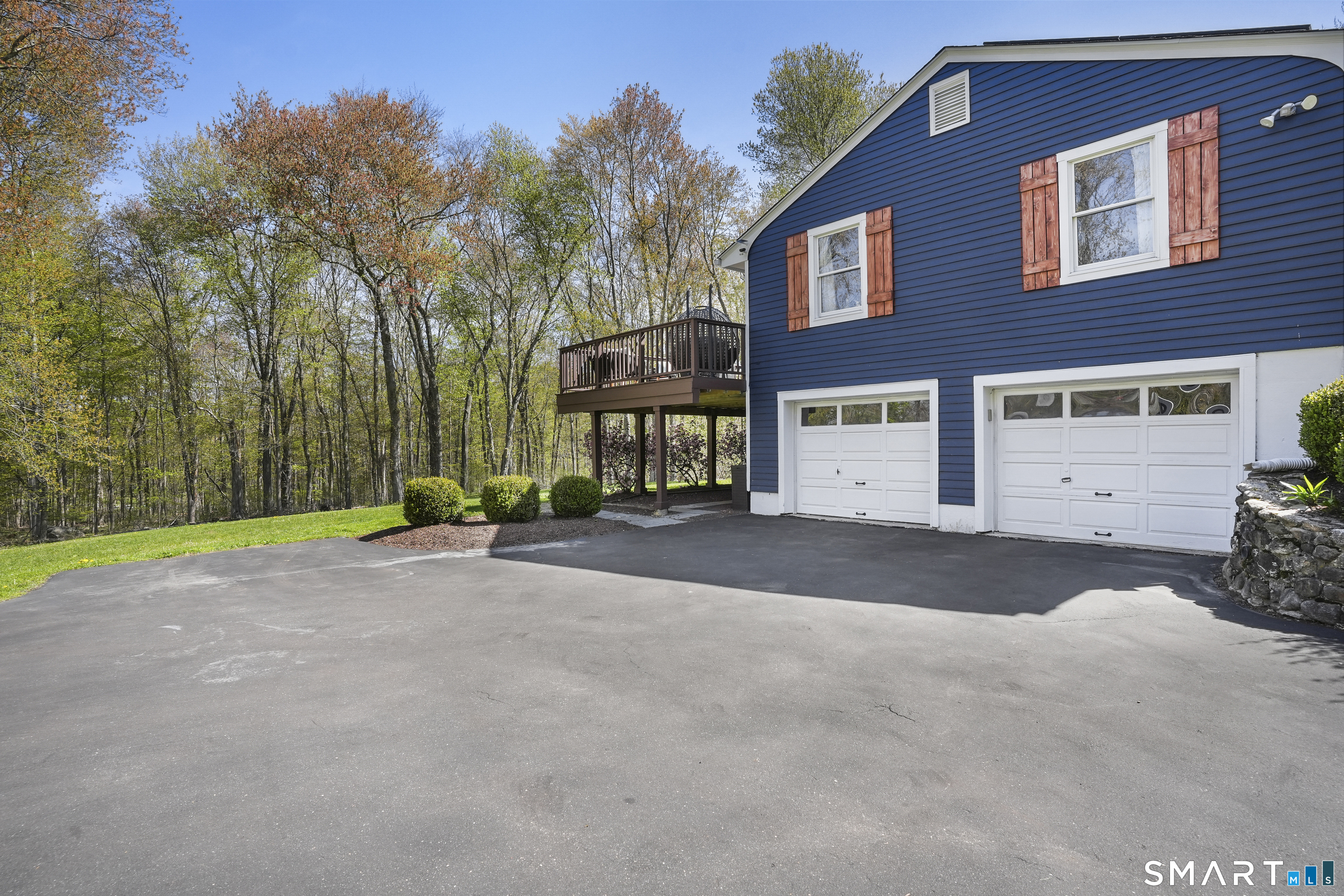 5 Spoke Drive Woodbridge CT 06525