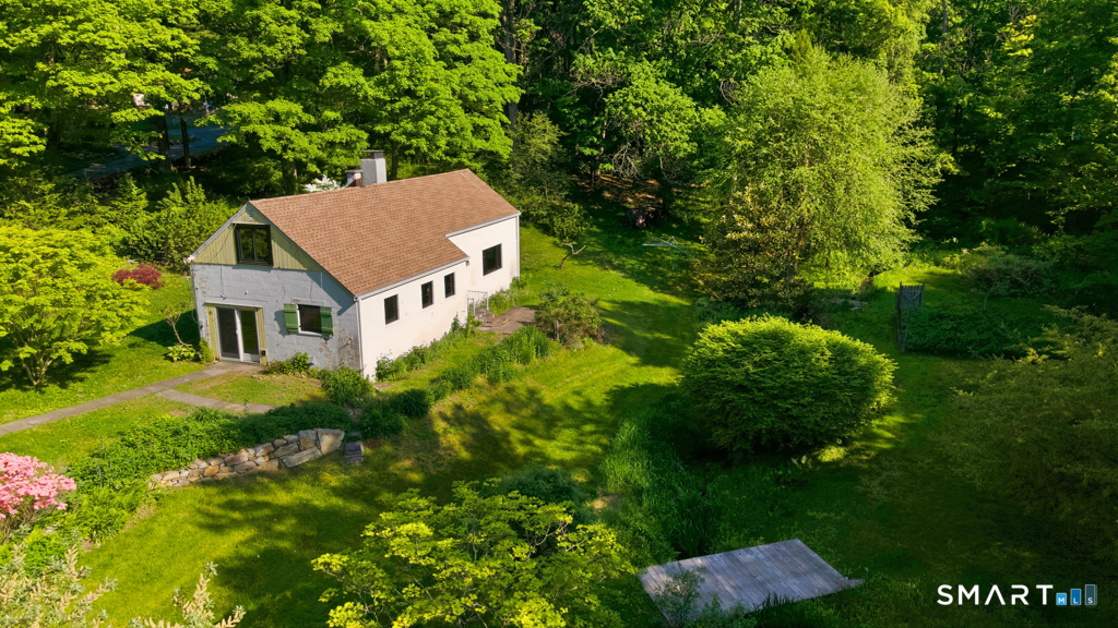 15 Old Mailcoach Road Redding CT 06896