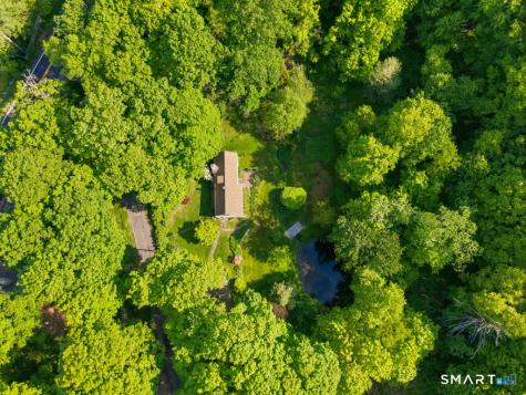15 Old Mailcoach Road Redding CT 06896