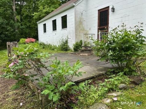 15 Old Mailcoach Road Redding CT 06896