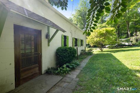 15 Old Mailcoach Road Redding CT 06896