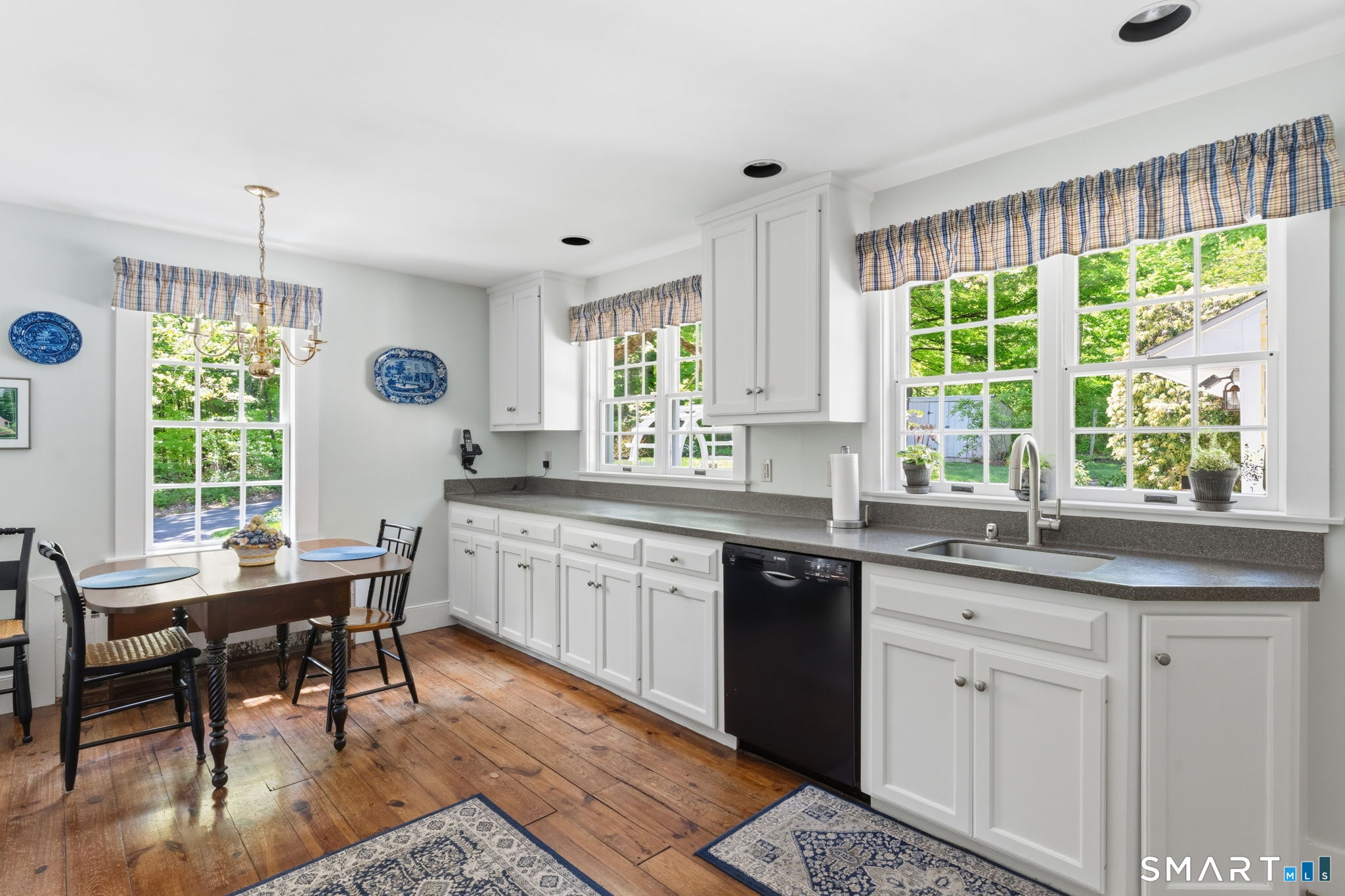 32 Juniper Road Bloomfield CT 06002