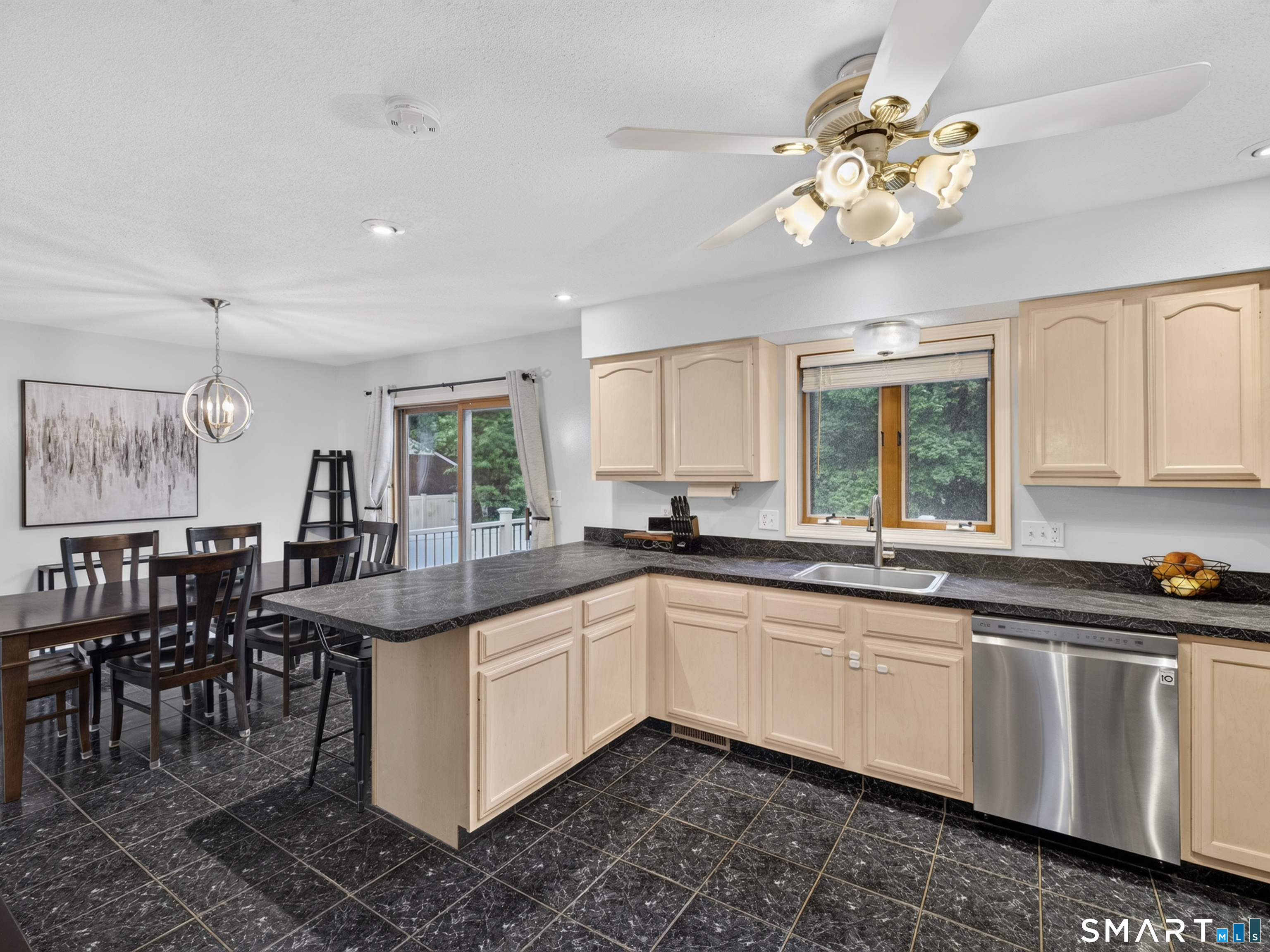 307 Spring Road North Haven CT 06473