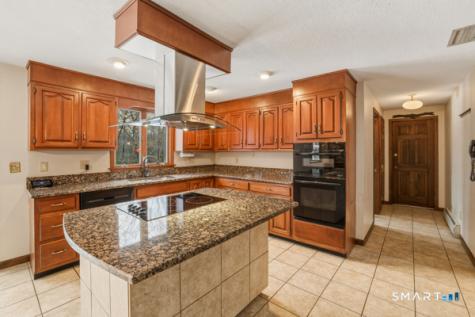 438 Chimney Sweep Hill Road Glastonbury CT 06033