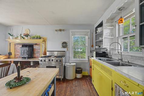 57 Grove Street Clinton CT 06413