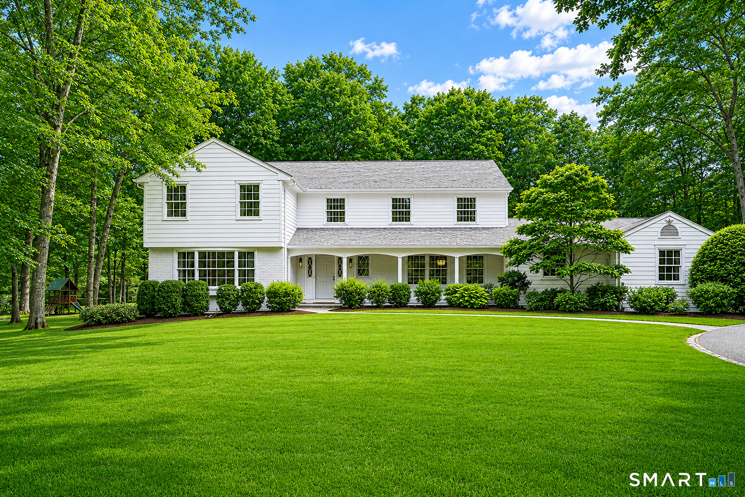 New Canaan CT, 599 North Wilton Road