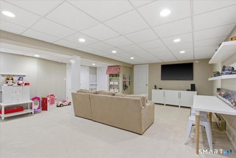 599 North Wilton Road New Canaan CT 06840