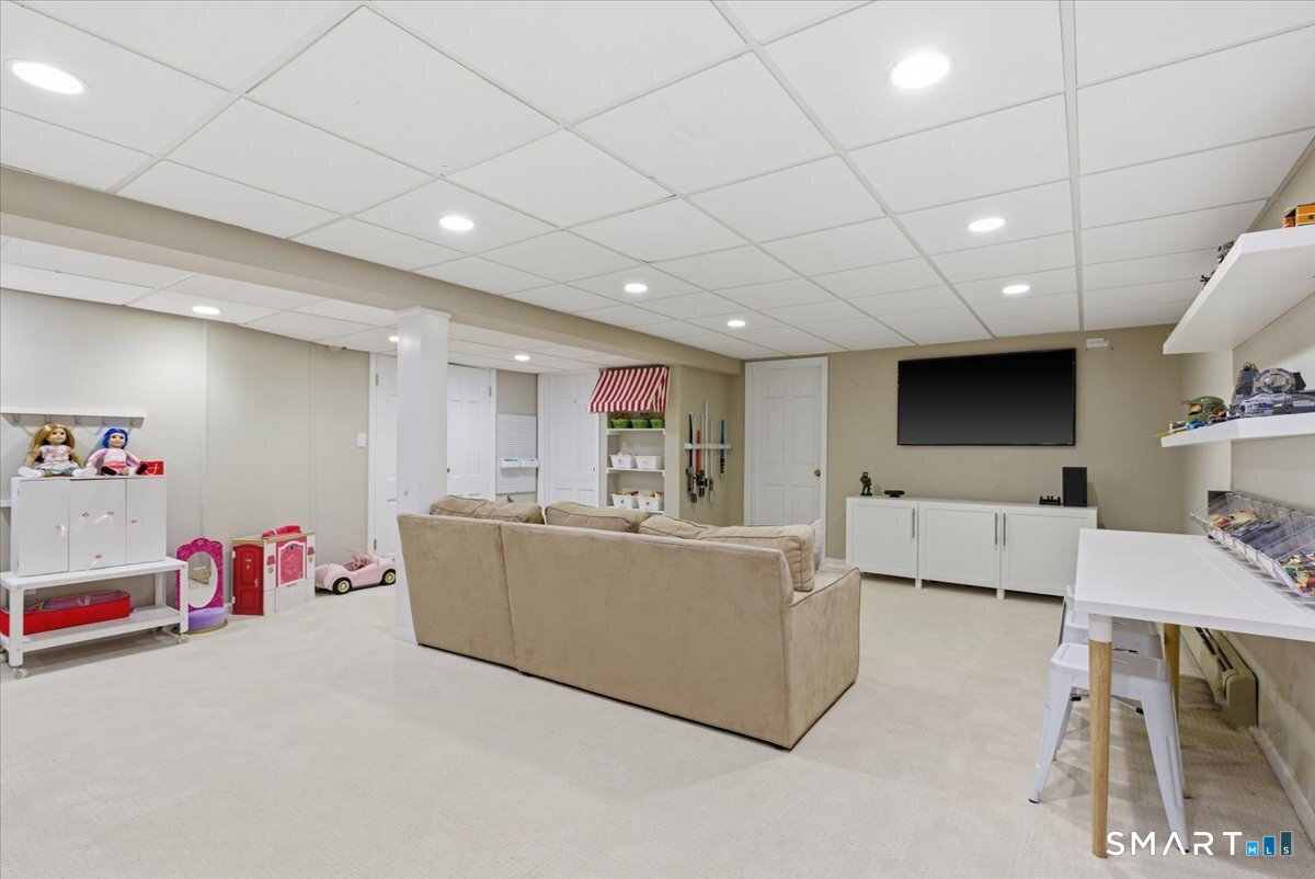 599 North Wilton Road New Canaan CT 06840