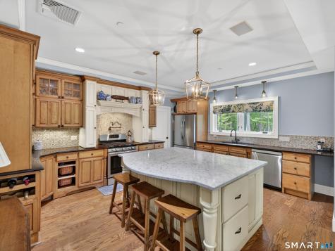 178 Great Neck Road Waterford CT 06385