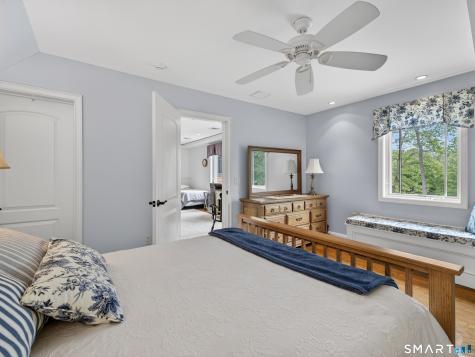 178 Great Neck Road Waterford CT 06385