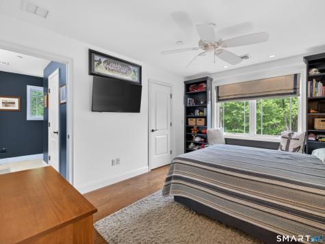 178 Great Neck Road Waterford CT 06385