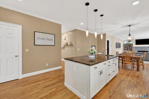 15 Spruce Lane Simsbury CT 06089