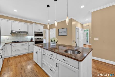 15 Spruce Lane Simsbury CT 06089