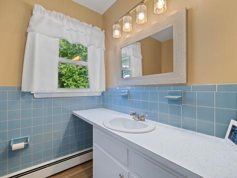 19 Cove Drive East Lyme CT 06357