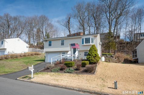 23 Fleetwood Drive Danbury CT 06810