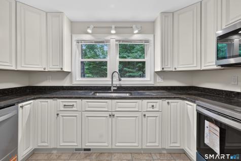 11 Glover Avenue Old Lyme CT 06371