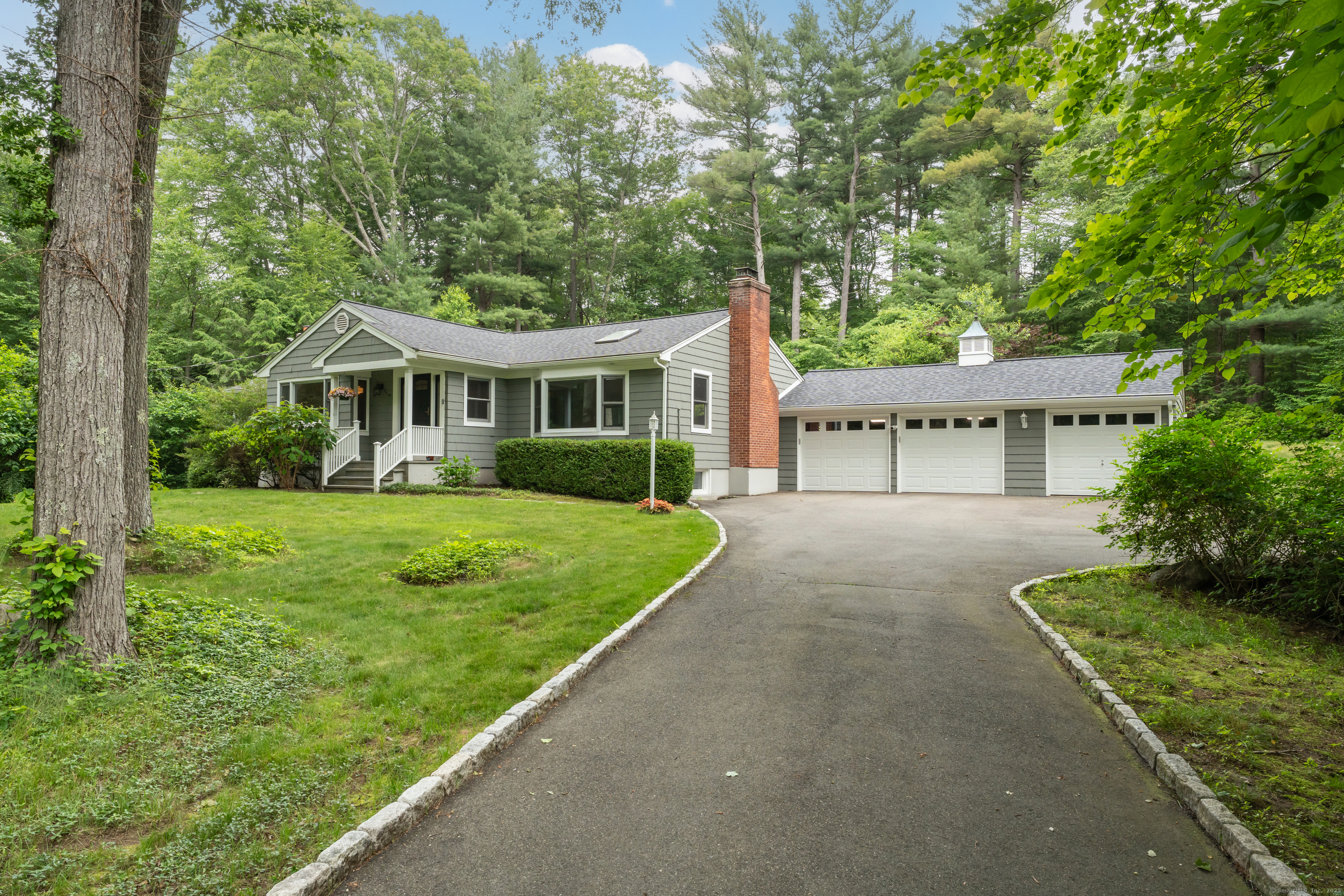 15 Hallsey Lane Woodbridge CT 06525