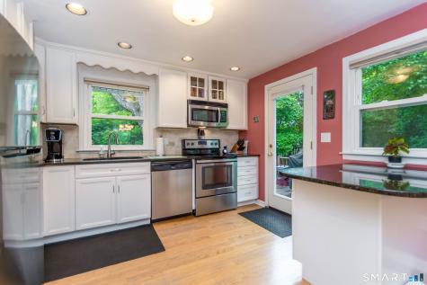 28 Raymonds Drive Fairfield CT 06824