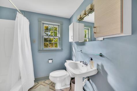 833 East Street Middletown CT 06457