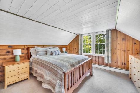 833 East Street Middletown CT 06457