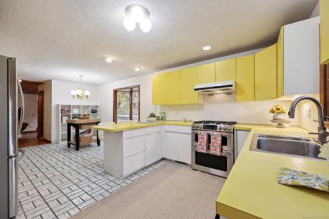 15 Pinnacle Mountain Road Simsbury CT 06070