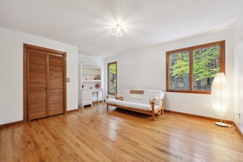 15 Pinnacle Mountain Road Simsbury CT 06070