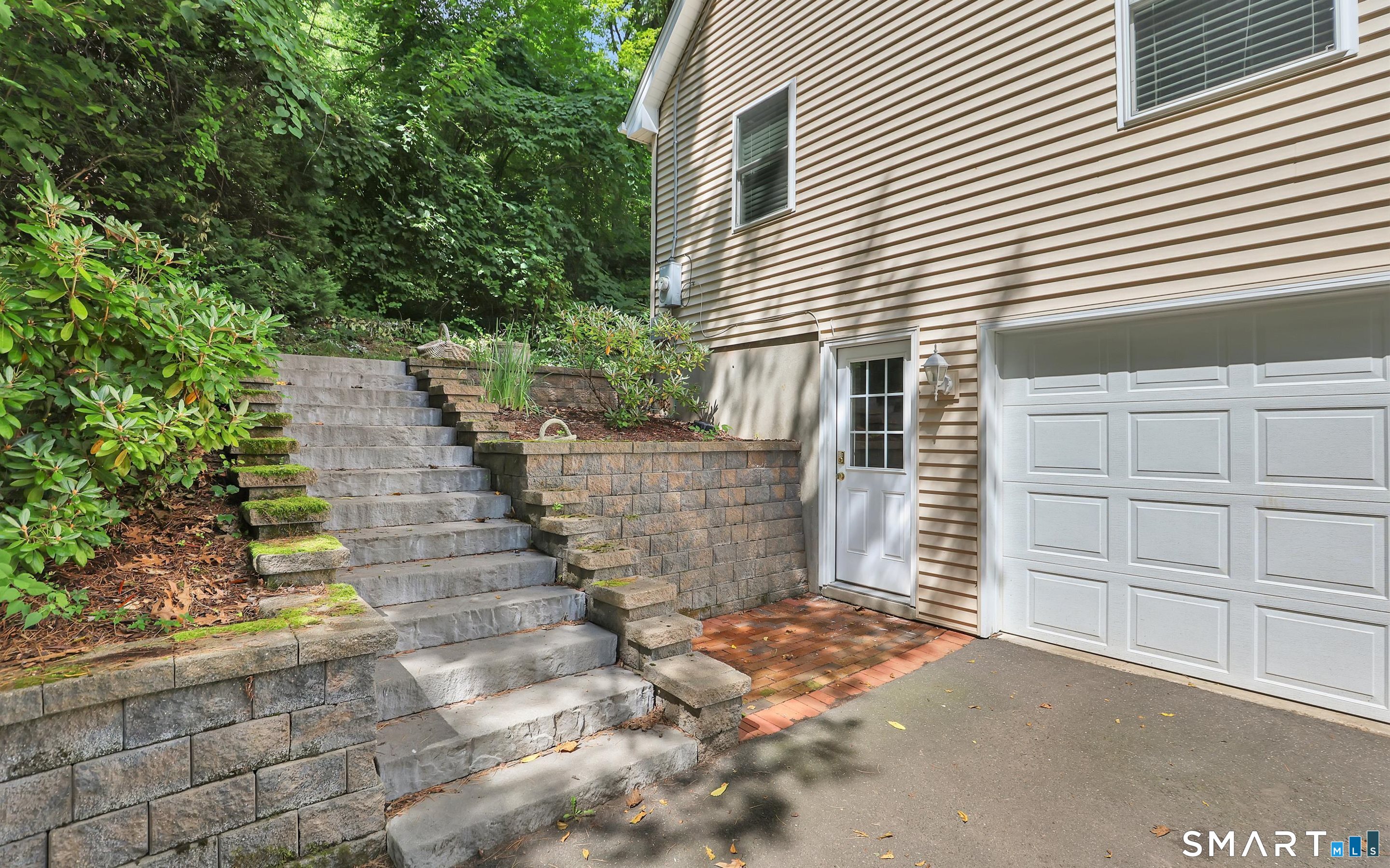 25 Gale Road Bloomfield CT 06002