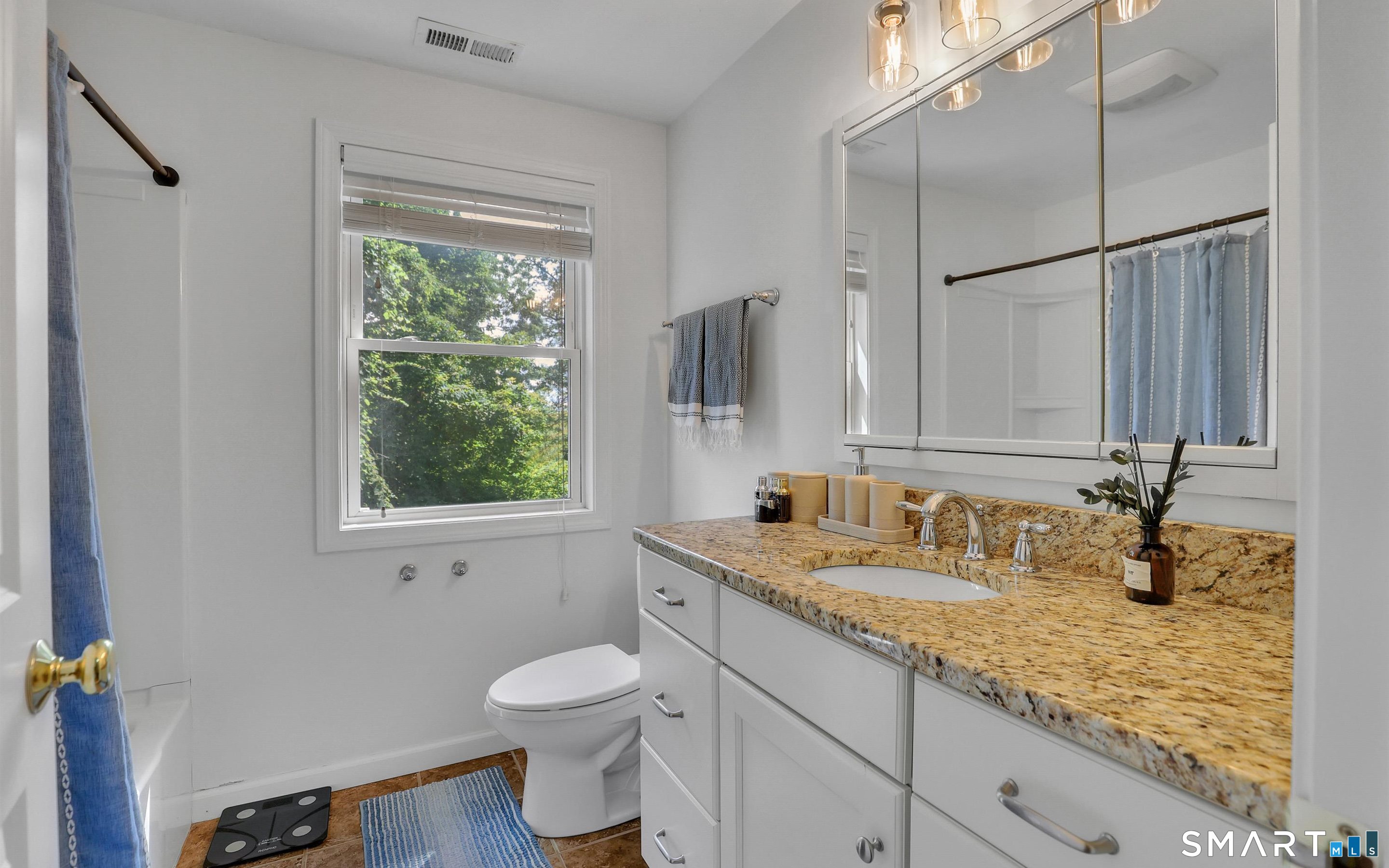 25 Gale Road Bloomfield CT 06002