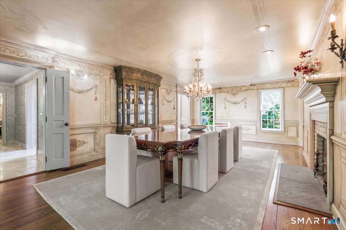 83 Long Lots Road New Canaan CT 06840