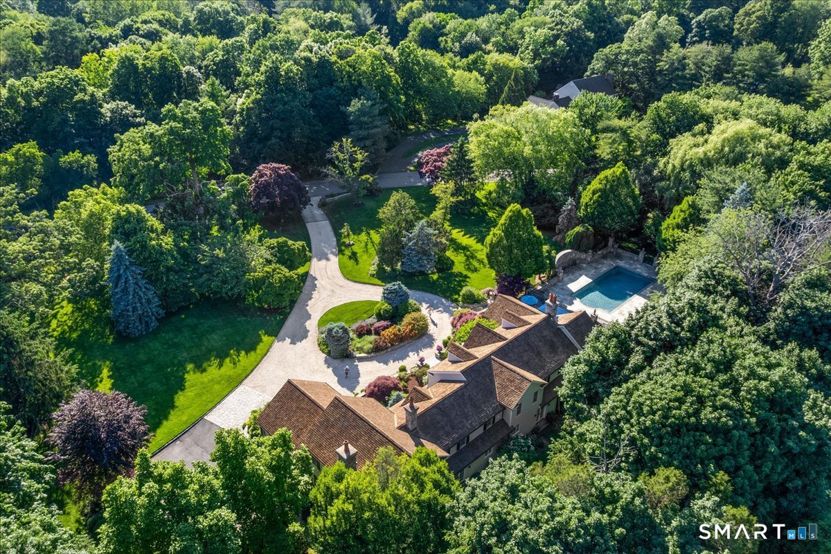 83 Long Lots Road New Canaan CT 06840
