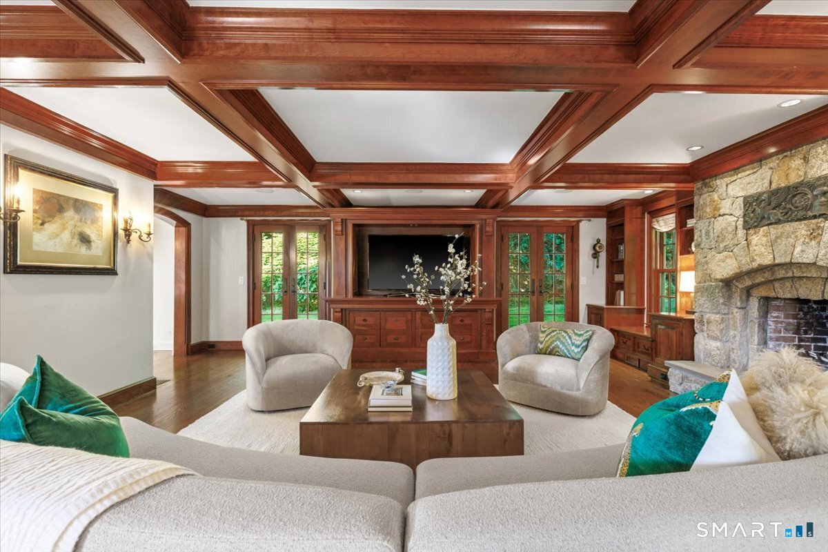 83 Long Lots Road New Canaan CT 06840