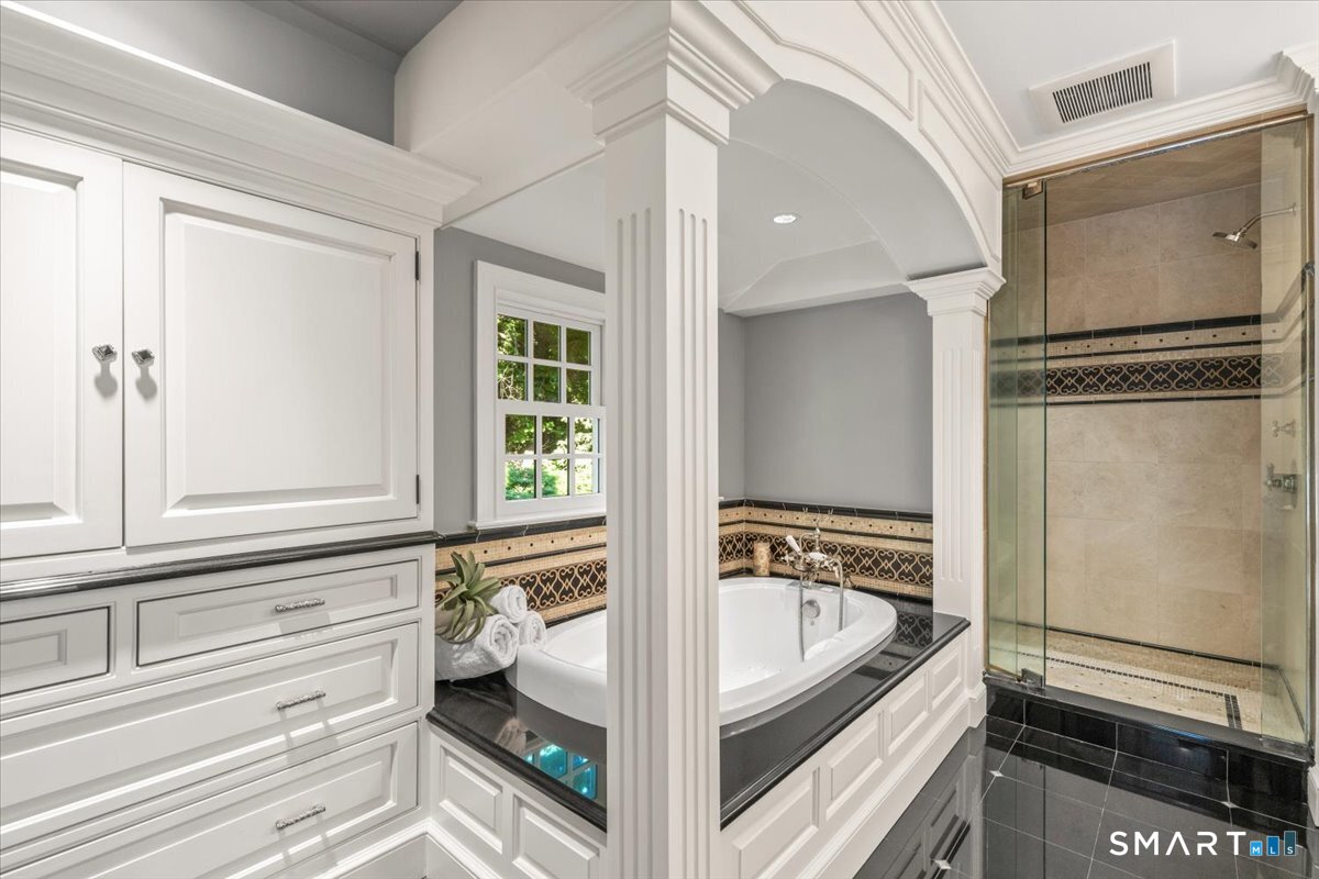 83 Long Lots Road New Canaan CT 06840